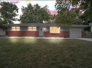 1206 Townley Dr, Bloomington, IL 61704