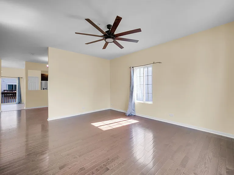 1476 Manning Ave — Photo 5