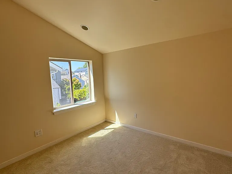 Floor 3, first bedroom