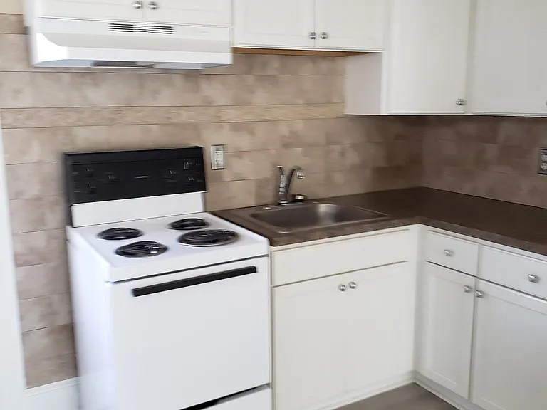 645 W Chestnut St #2 — Photo 6