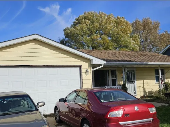 203 Tamarack Hollow St SW, Poplar Grove, IL 61065