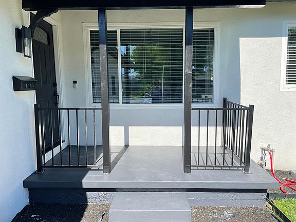3rd image of 3074 Montclair Ave