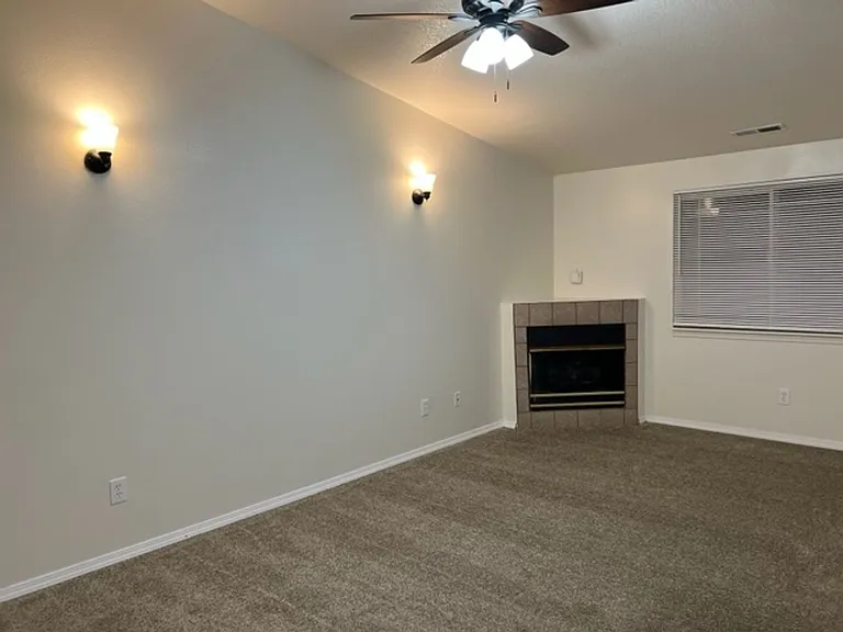 1301 SE Ellsworth Rd — Photo 25