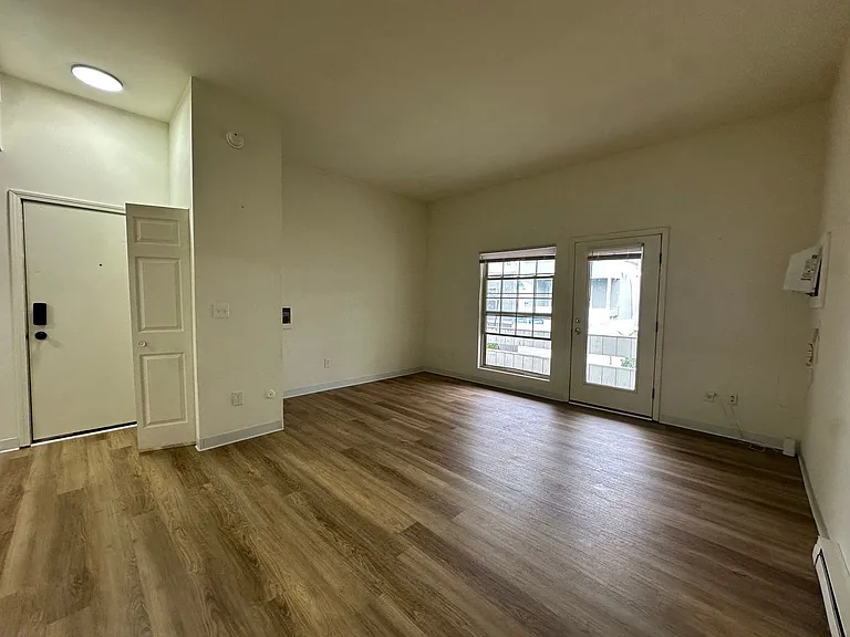 University Park Apartments near Cornell University — Photo 567