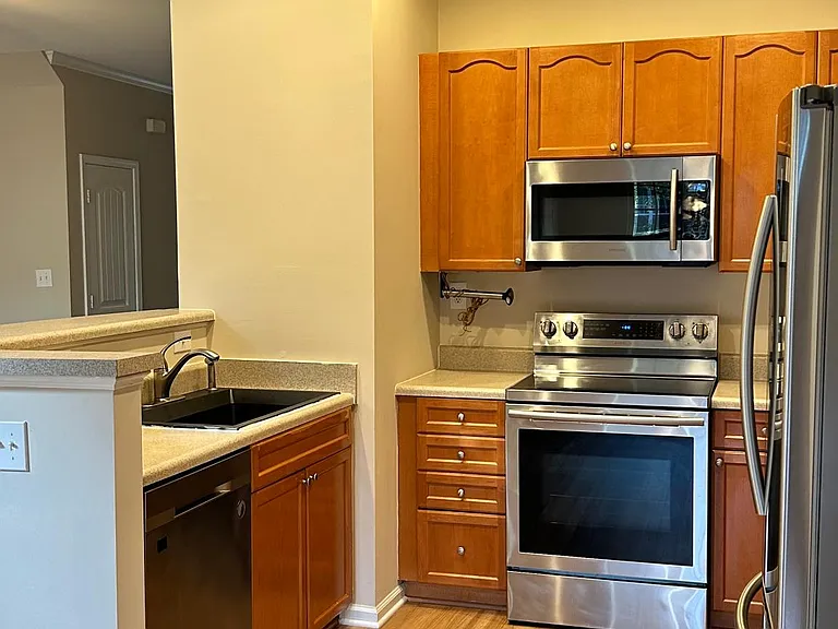 14014 Castle Abbey Ln — Photo 10