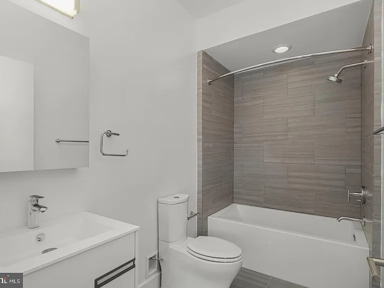1425 S Hancock St — Photo 7