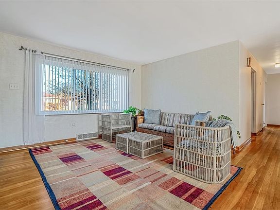 5th image of 150 Bradley Ln