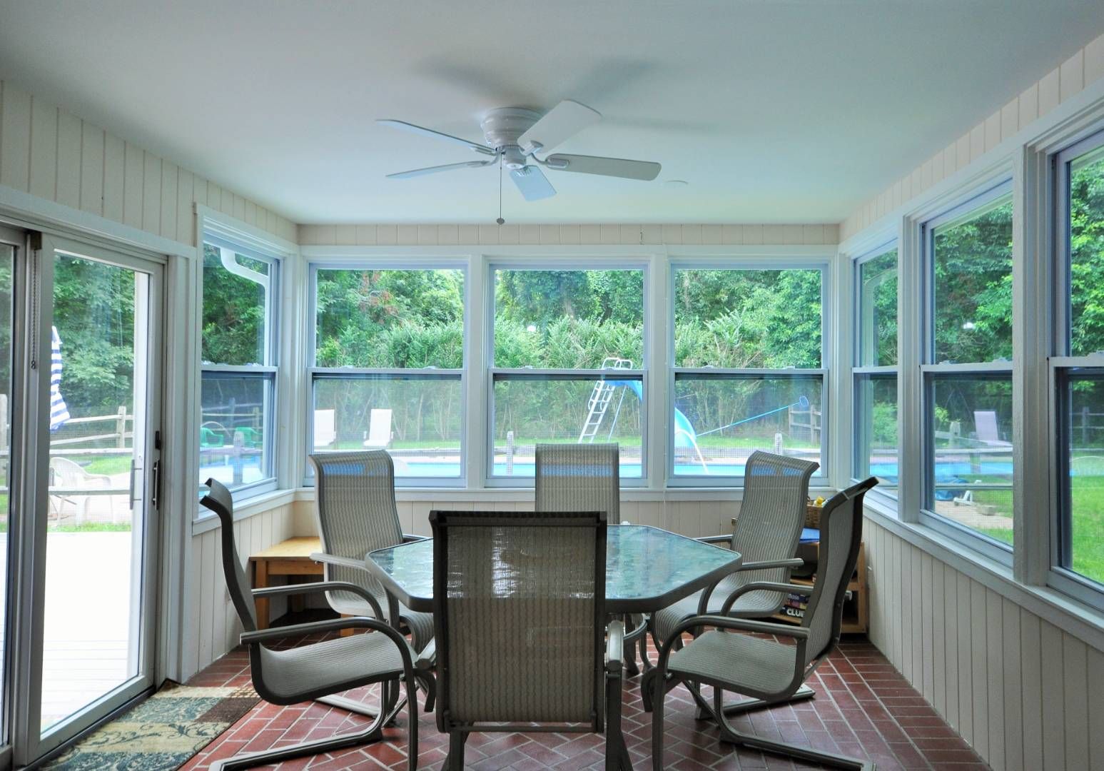  Screened in Porch 