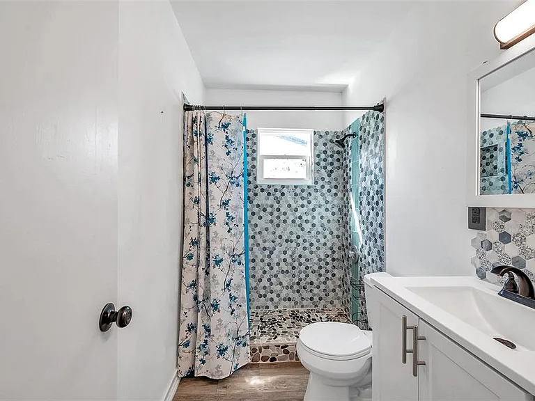 5900 Cypress St N — Photo 20