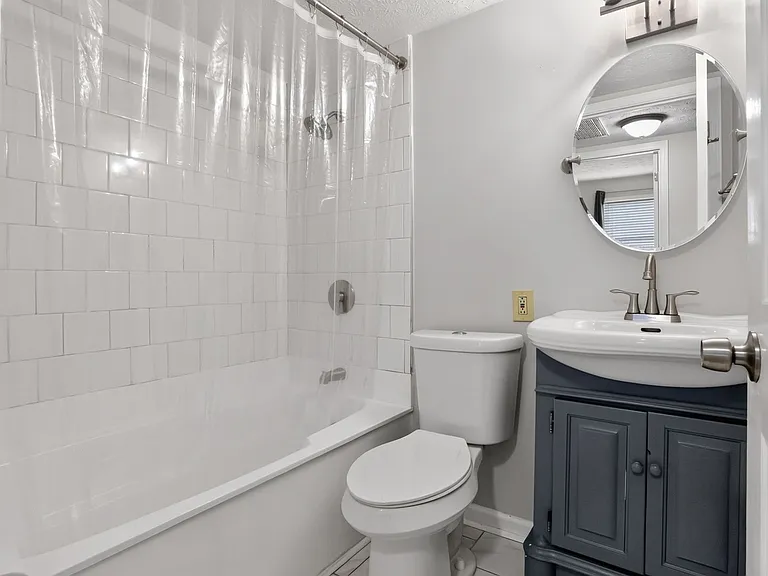 104 Montclair Dr — Photo 28