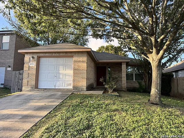 3 bed, 2.0 bath, 1249 sqft, $1,575 — Photo 2