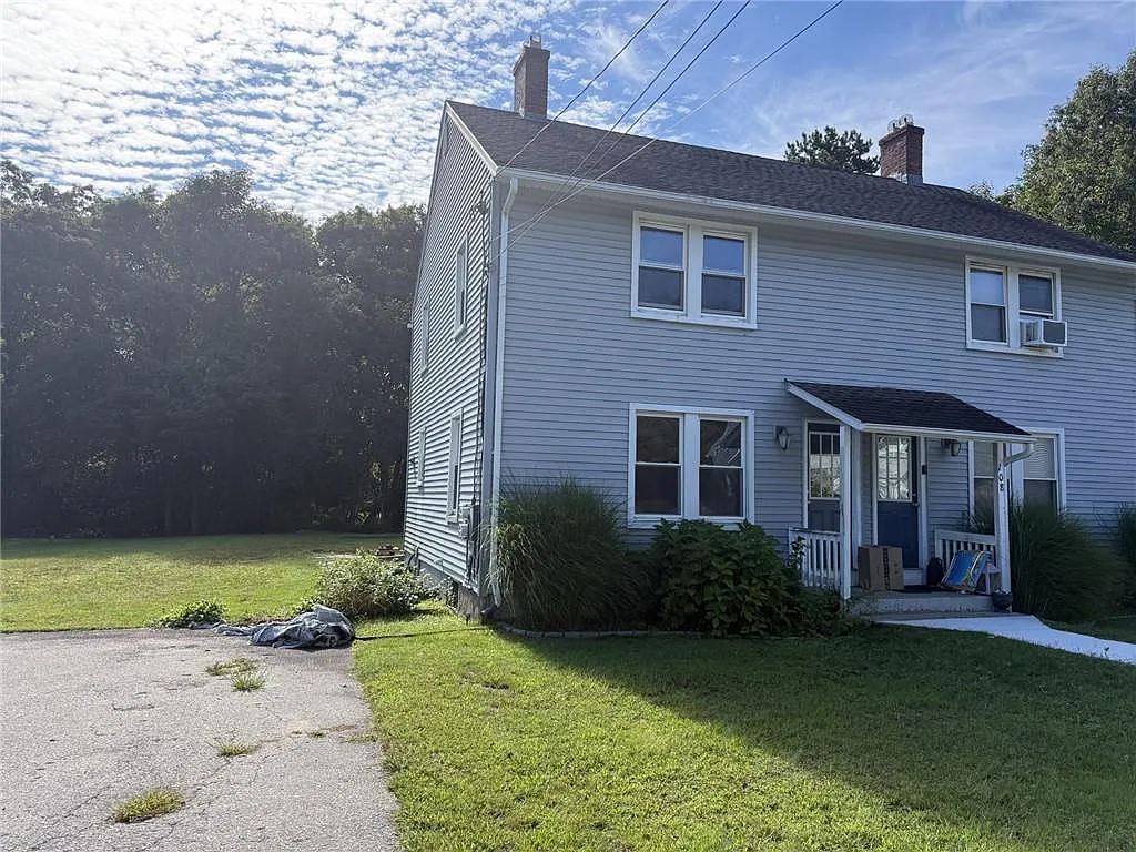 106 Bowling Ln — Photo 2