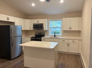 16 Prospect St #B, Bristol, RI 02809