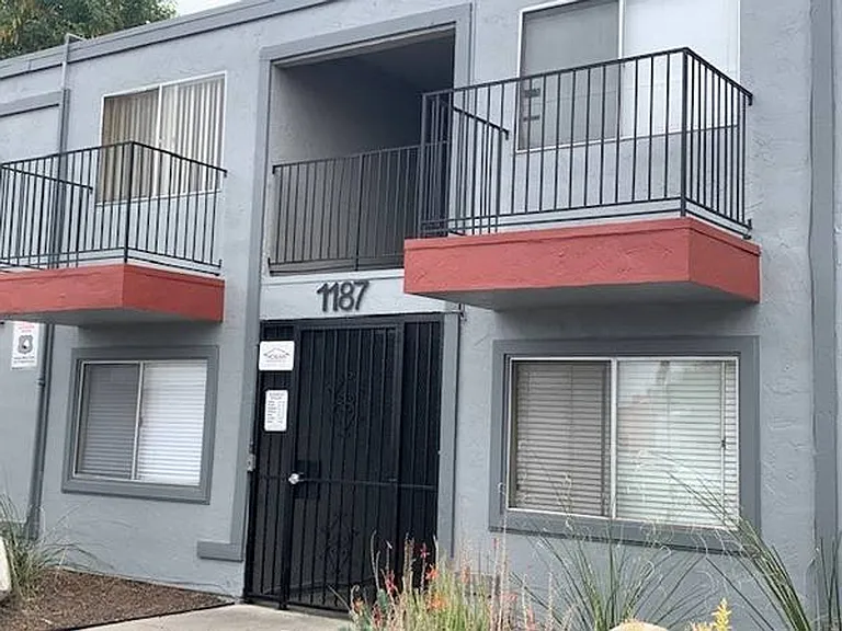 1187 E Madison Ave — Photo 2