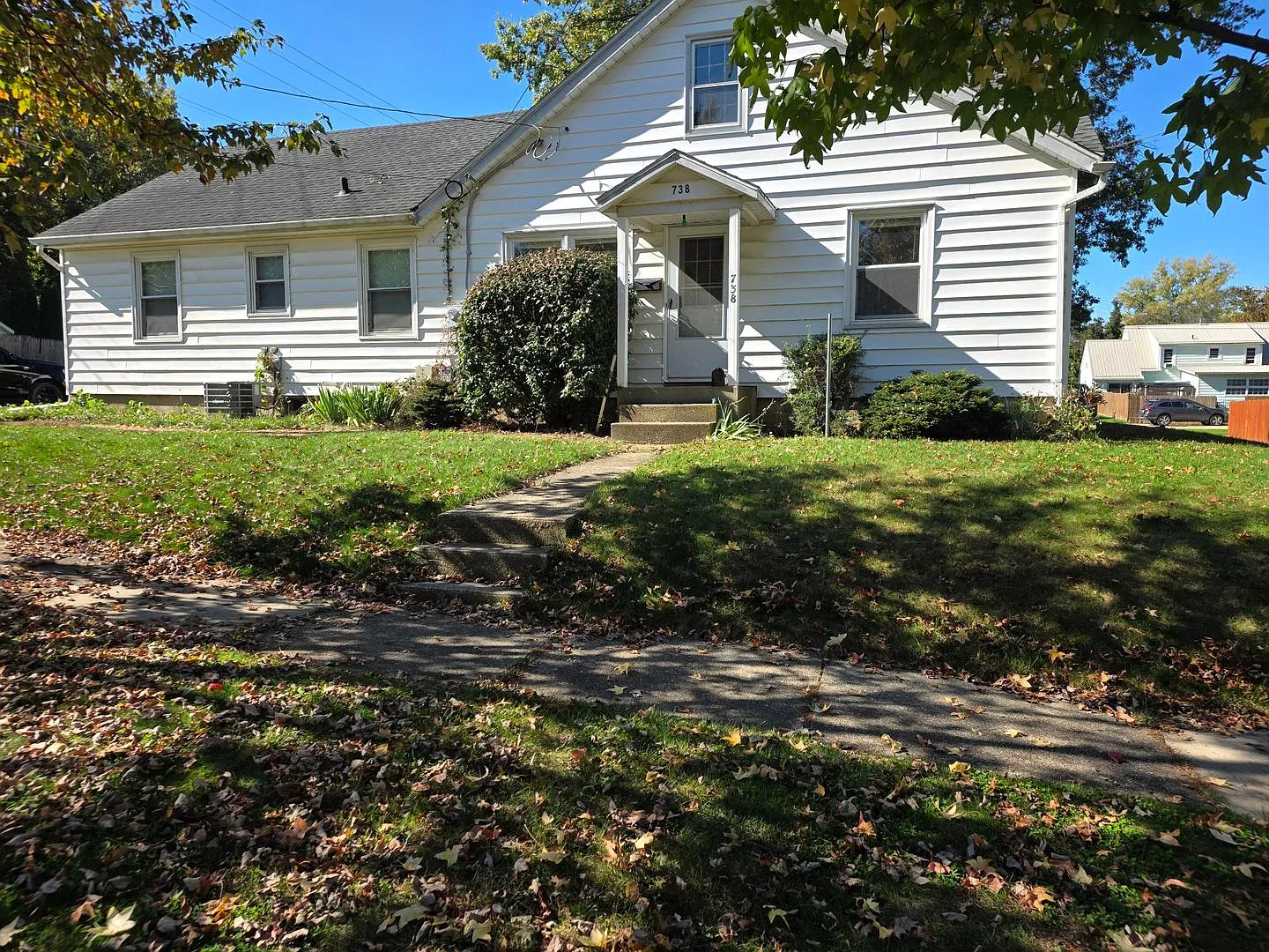 452 Bank St- 738 Edgehill Ave — Photo 1