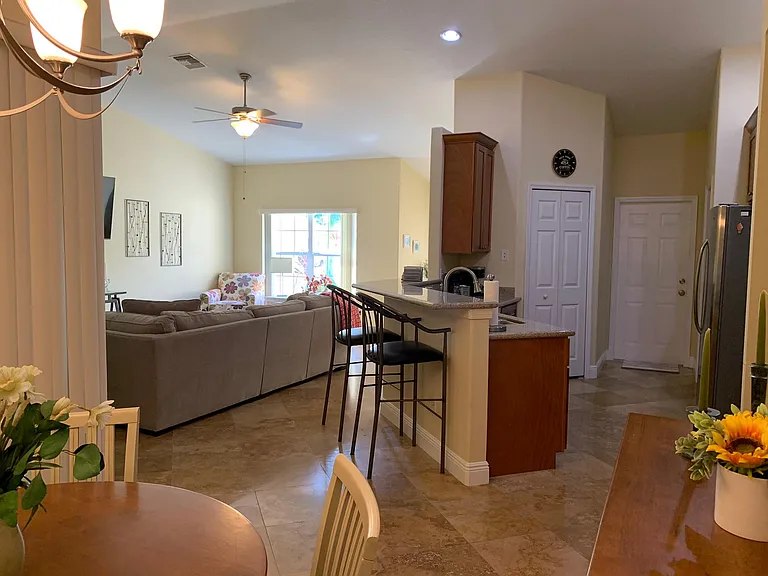 1721 SW 51st Ter — Photo 10