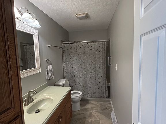 3rd image of 1729 Felten Dr