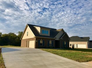 604 Sapphire Dr, Murfreesboro, TN 37128