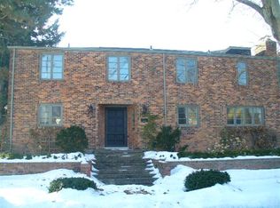 677 Middlesex Rd, Grosse Pointe Park, MI 48230