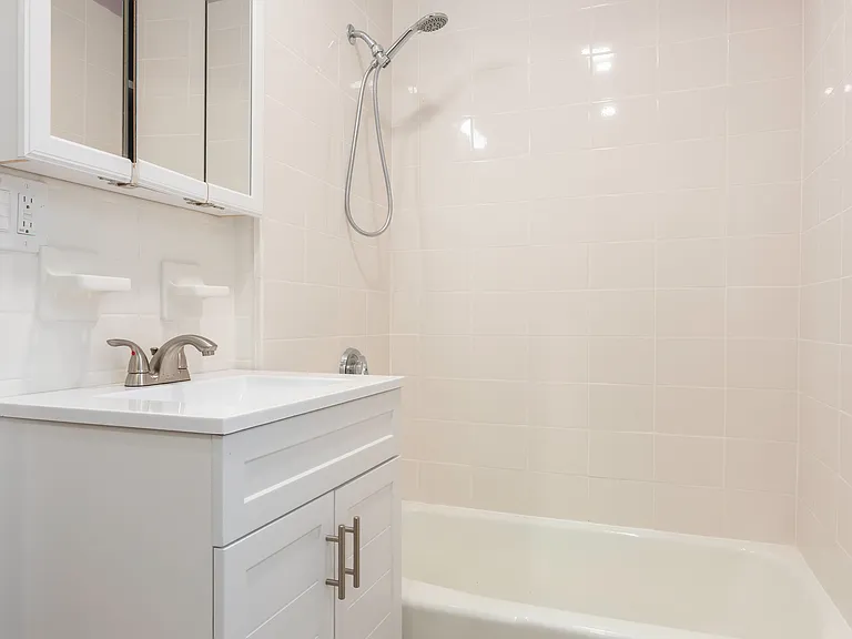 106 Byron St #A — Photo 7