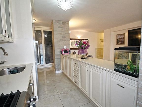 4th image of 458 Neptune Ave APT 8P