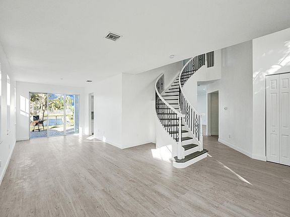 5th image of 9341 Glidden Court