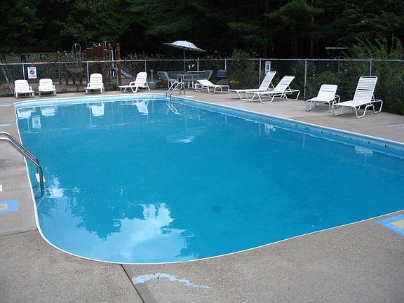 2nd image of 64 Maple Dr
