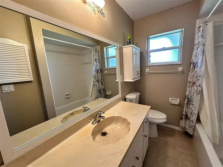 1067 Webster Ave NW — Photo 8