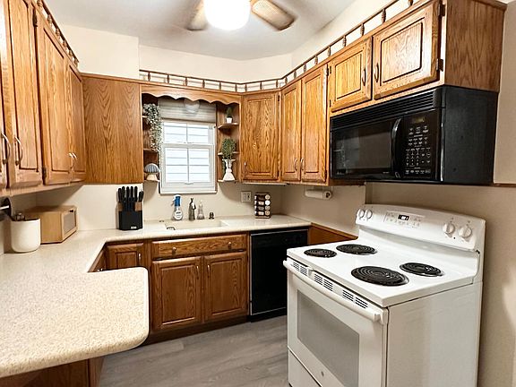 4th image of 23 Park Ave #1F
