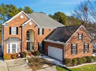 14318 Stewarts Bend Ln, Charlotte, NC 28277