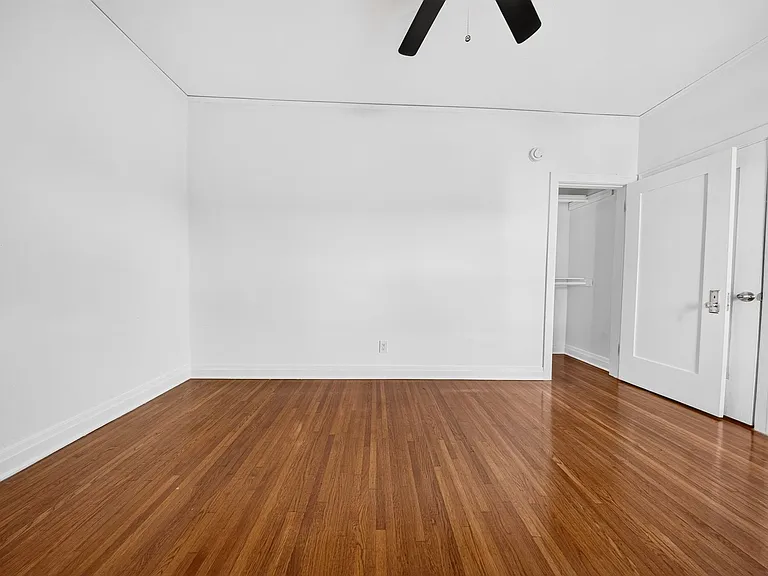 1002 N Sweetzer Ave — Photo 18