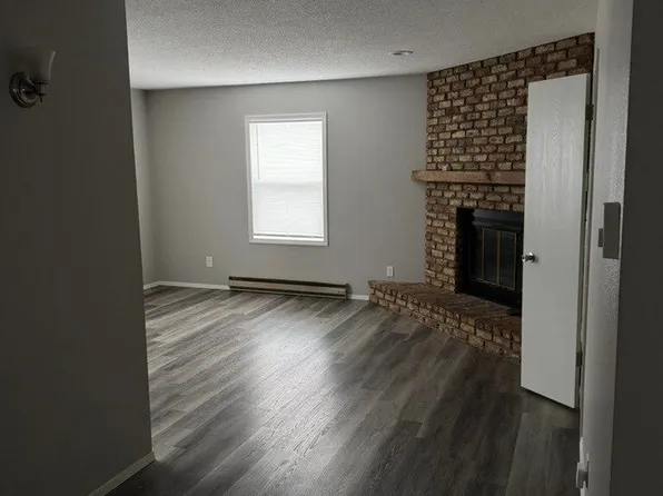 614 Lincoln Ave #1, Dubuque, IA 52001