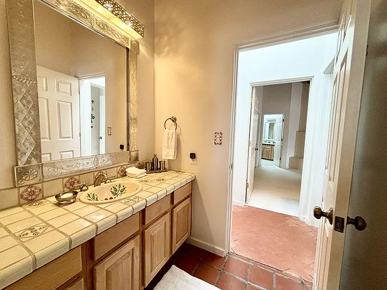 701 E Alameda St — Photo 30