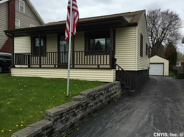 106 Knoll Pl, Syracuse, NY 13208
