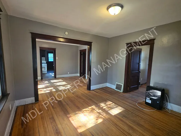 1715 Green St — Photo 10
