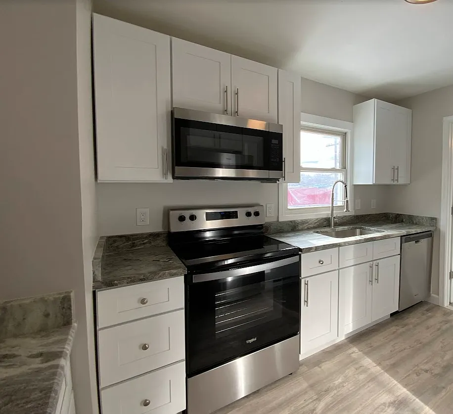 62 Church Ave — Photo 2