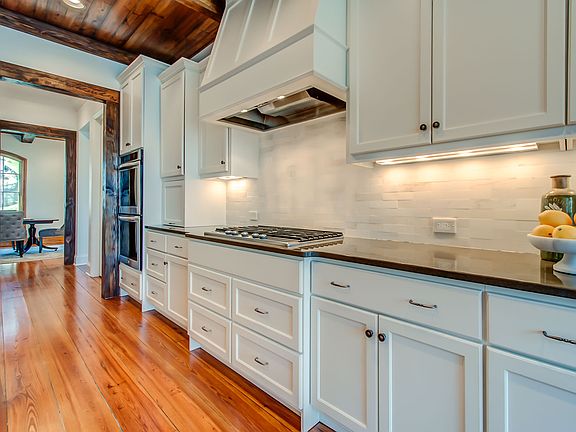 5th image of 1052 Stockett Dr