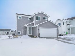 9072 Primo Ln, West Des Moines, IA 50266