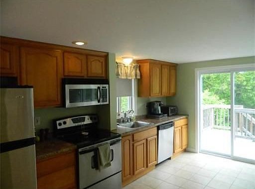 3rd image of 8 Woodbury Ave