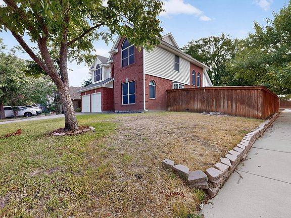 3rd image of 2600 Juniper Dr