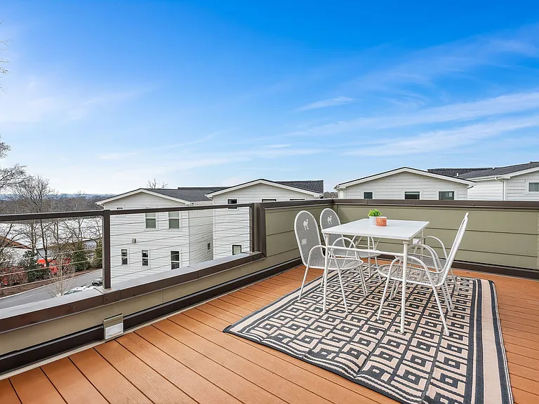 3079 Edwin Cir — Photo 17
