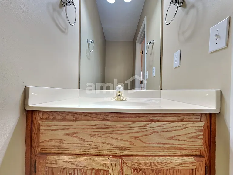 1617 E Blairmont Dr — Photo 8