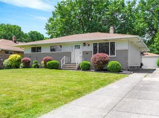 4040 Higley Rd, Rocky River, OH 44116