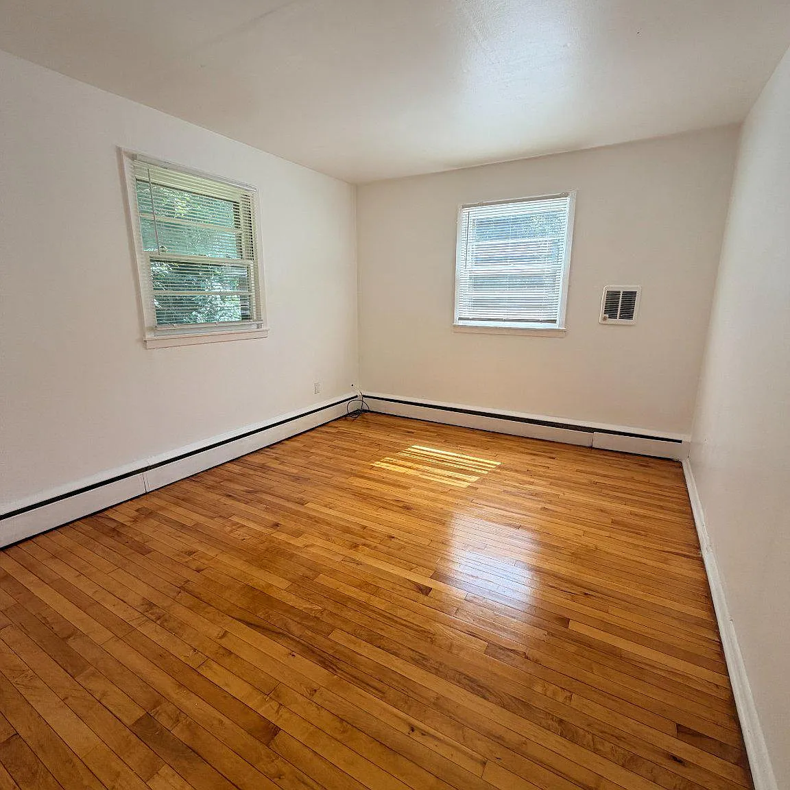 1 bed, 1.0 bath, 1000 sqft, $1,400 — Photo 4