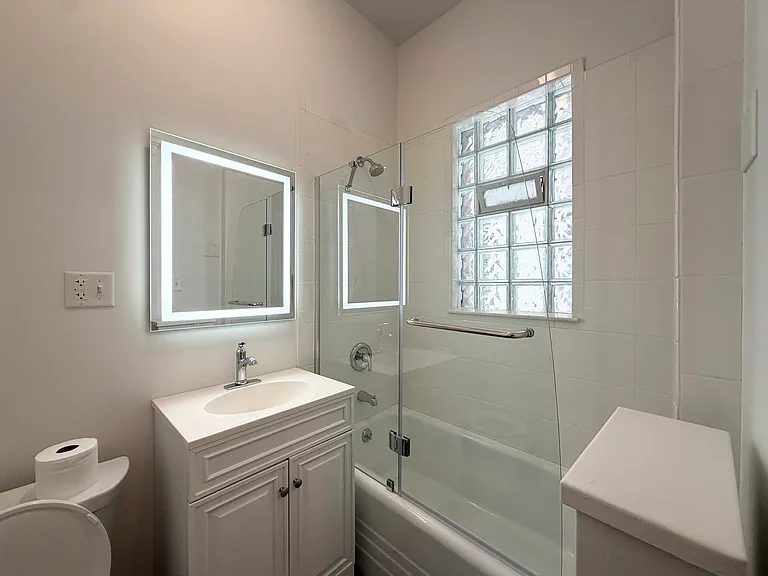 415 W Surf St #1A — Photo 32