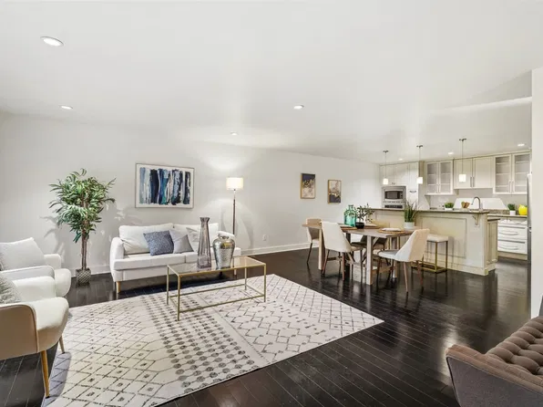 17120 NE 2nd Place, Bellevue, WA 98008