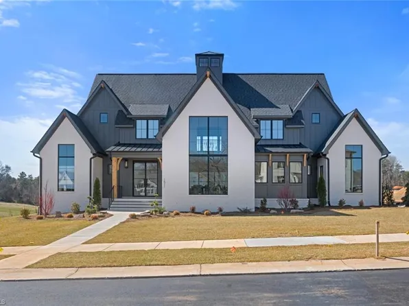 1511 Charolais Dr, Winston Salem, NC 27106