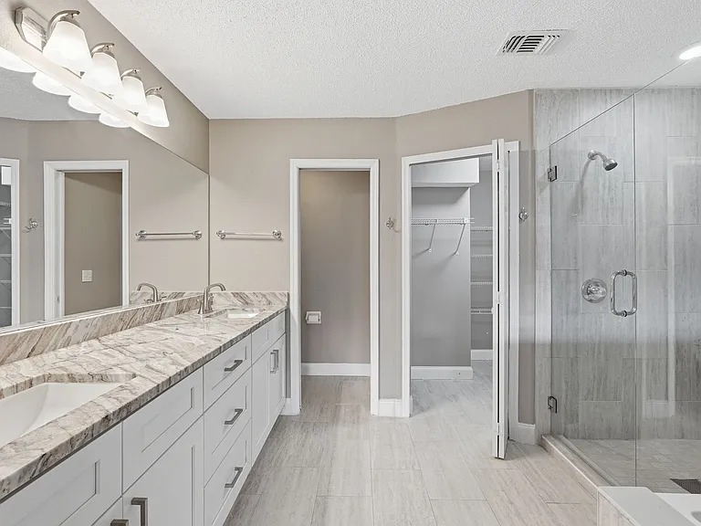 7528 Fenwick Cove Ln — Photo 10
