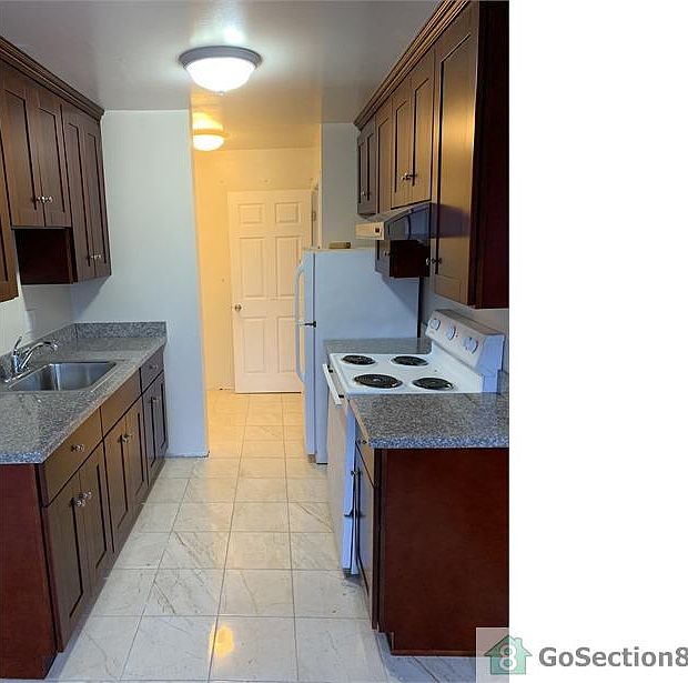 1st image of 1285 Quincy Dr