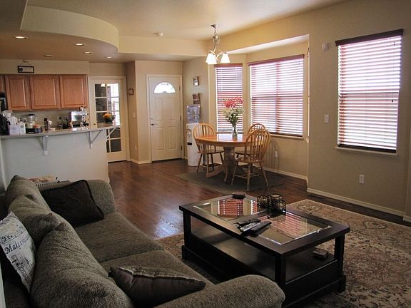 Breakfast Nook (from L.R.)